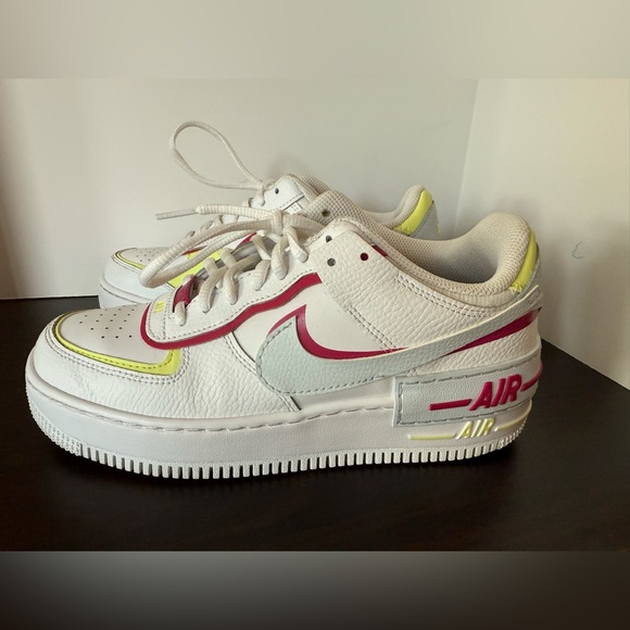 Nike Women's White and Pink Sneakers - Picture 1 of 6